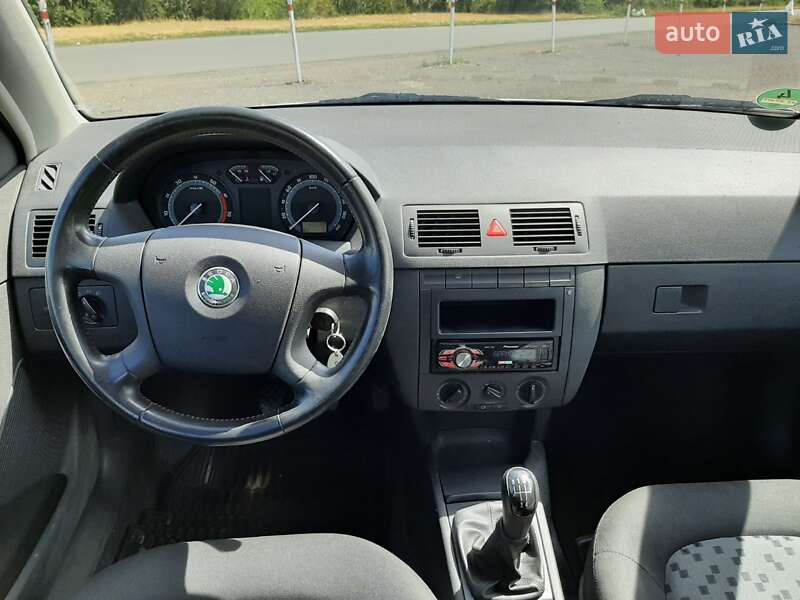 Хэтчбек Skoda Fabia 2006 в Ужгороде