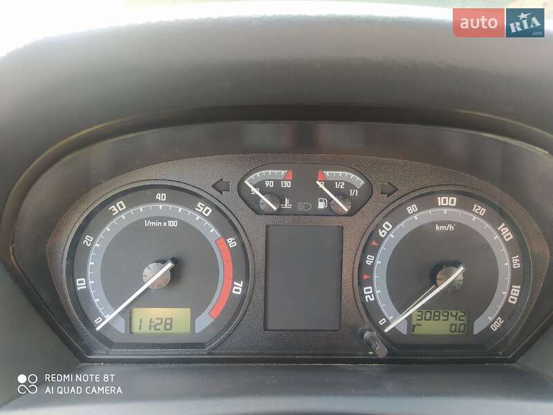 Седан Skoda Fabia 2005 в Львові