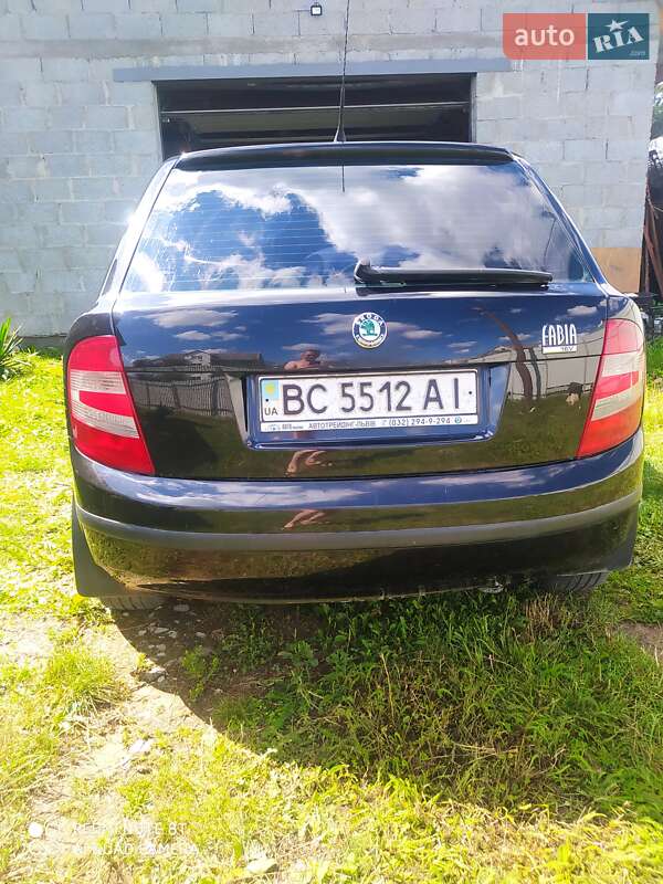 Седан Skoda Fabia 2005 в Львові