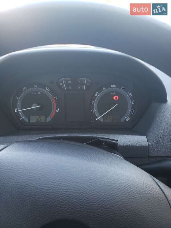 Хэтчбек Skoda Fabia 2006 в Луцке