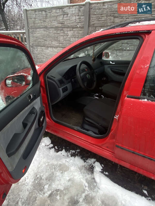 Універсал Skoda Fabia 2001 в Миргороді