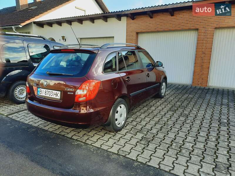 Универсал Skoda Fabia 2011 в Житомире