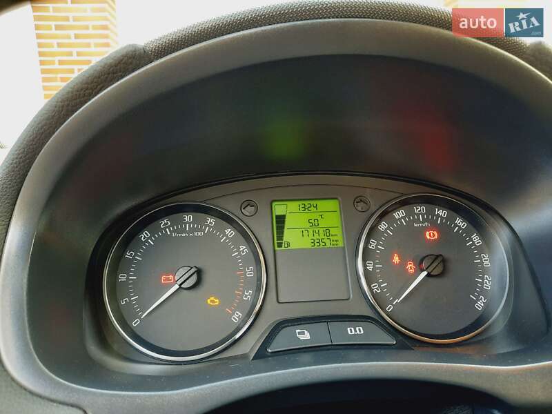Универсал Skoda Fabia 2011 в Житомире