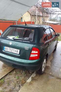 Седан Skoda Fabia 2003 в Ужгороде