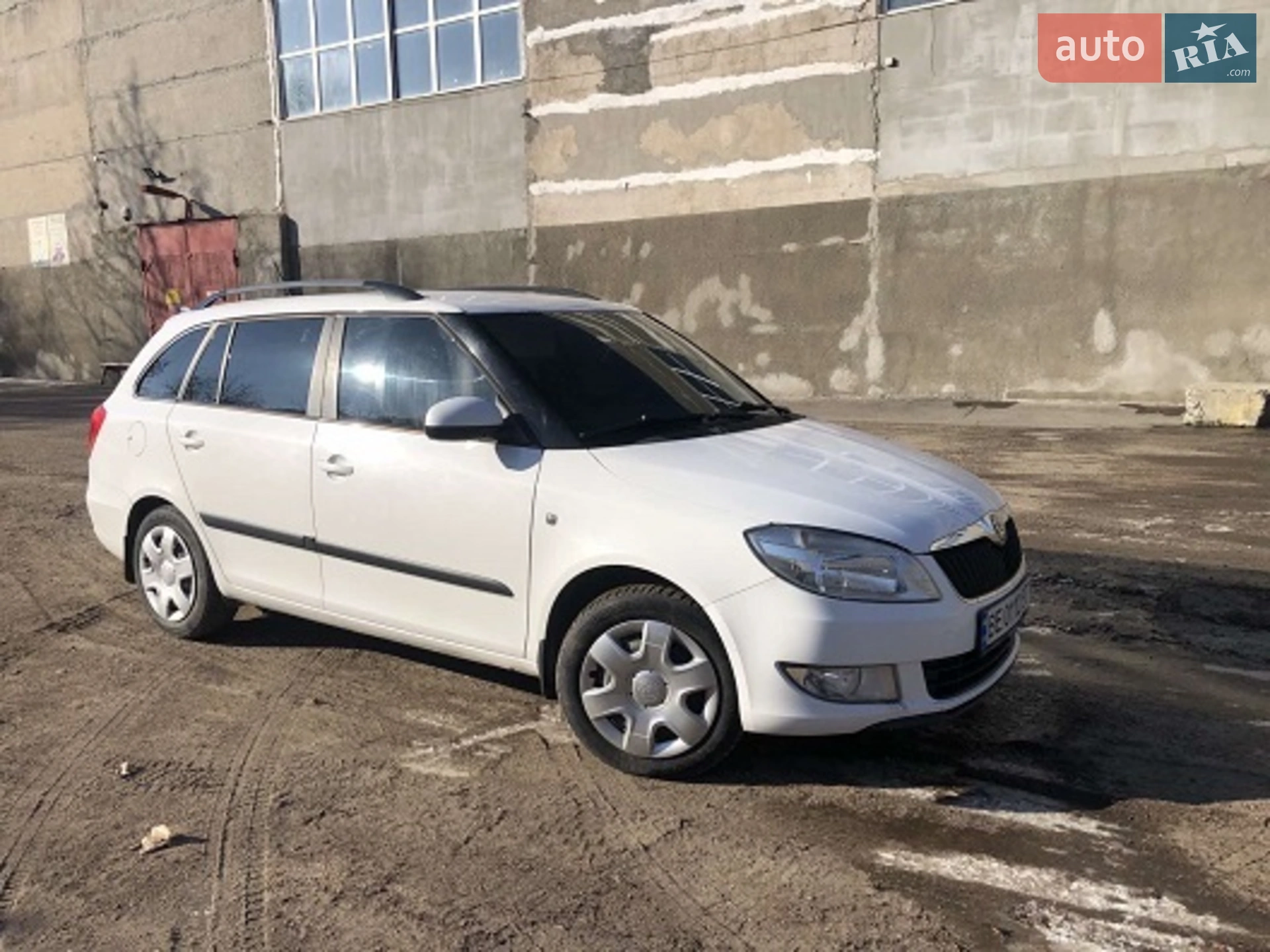 2011 Skoda Fabia - мініатюра 2