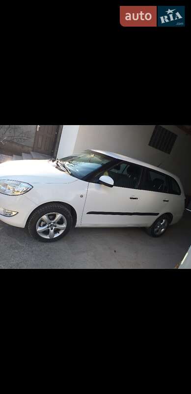 Универсал Skoda Fabia 2010 в 