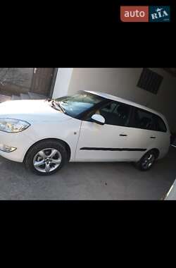 Универсал Skoda Fabia 2010 в 