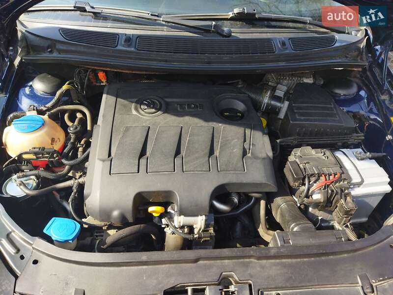 Хетчбек Skoda Fabia 2014 в Кропивницькому