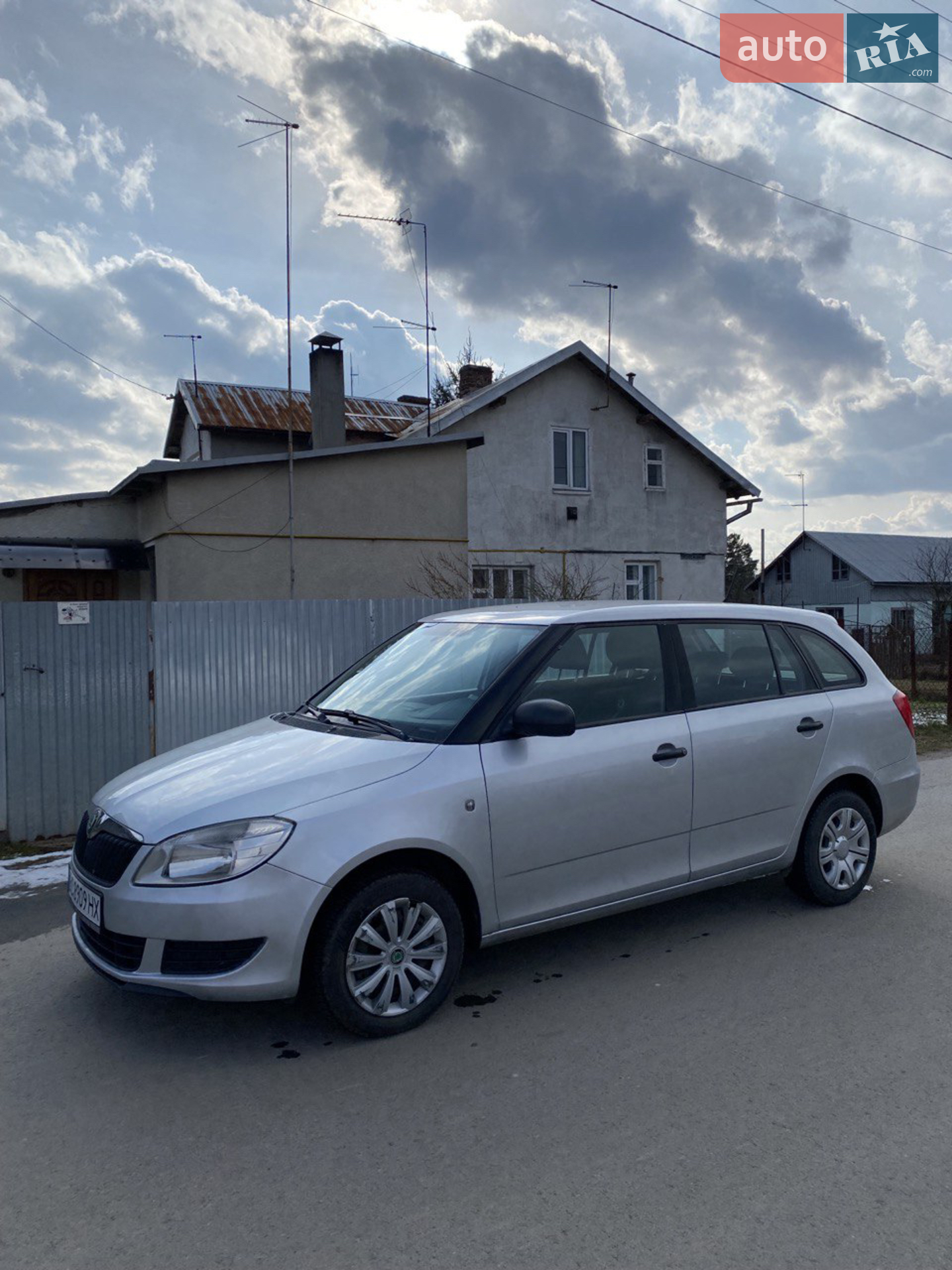 2011 Skoda Fabia - мініатюра 8