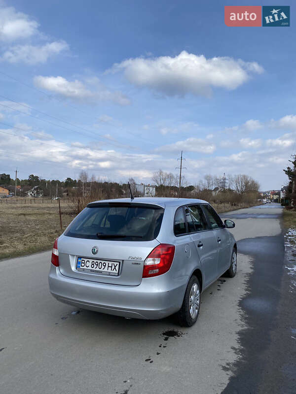 Універсал Skoda Fabia 2011 в Львові