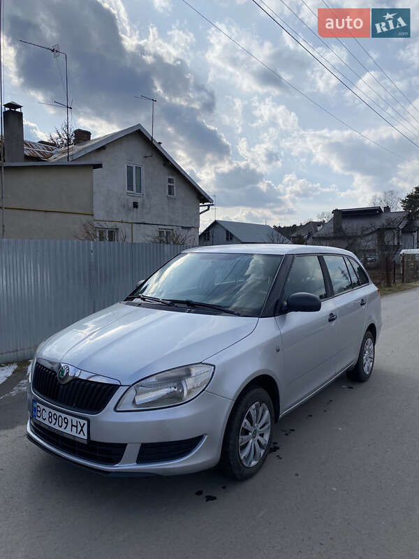 Універсал Skoda Fabia 2011 в Львові