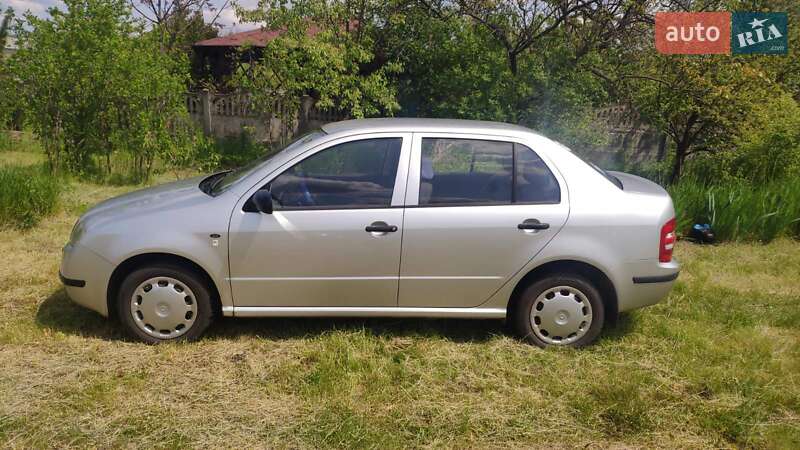 Седан Skoda Fabia 2003 в Кривому Розі