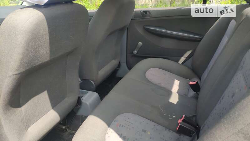 Седан Skoda Fabia 2003 в Кривому Розі