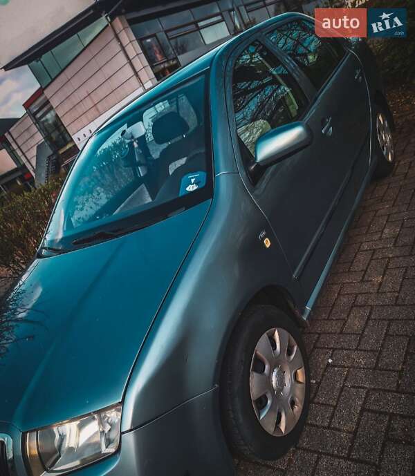 Седан Skoda Fabia 2002 в Львові