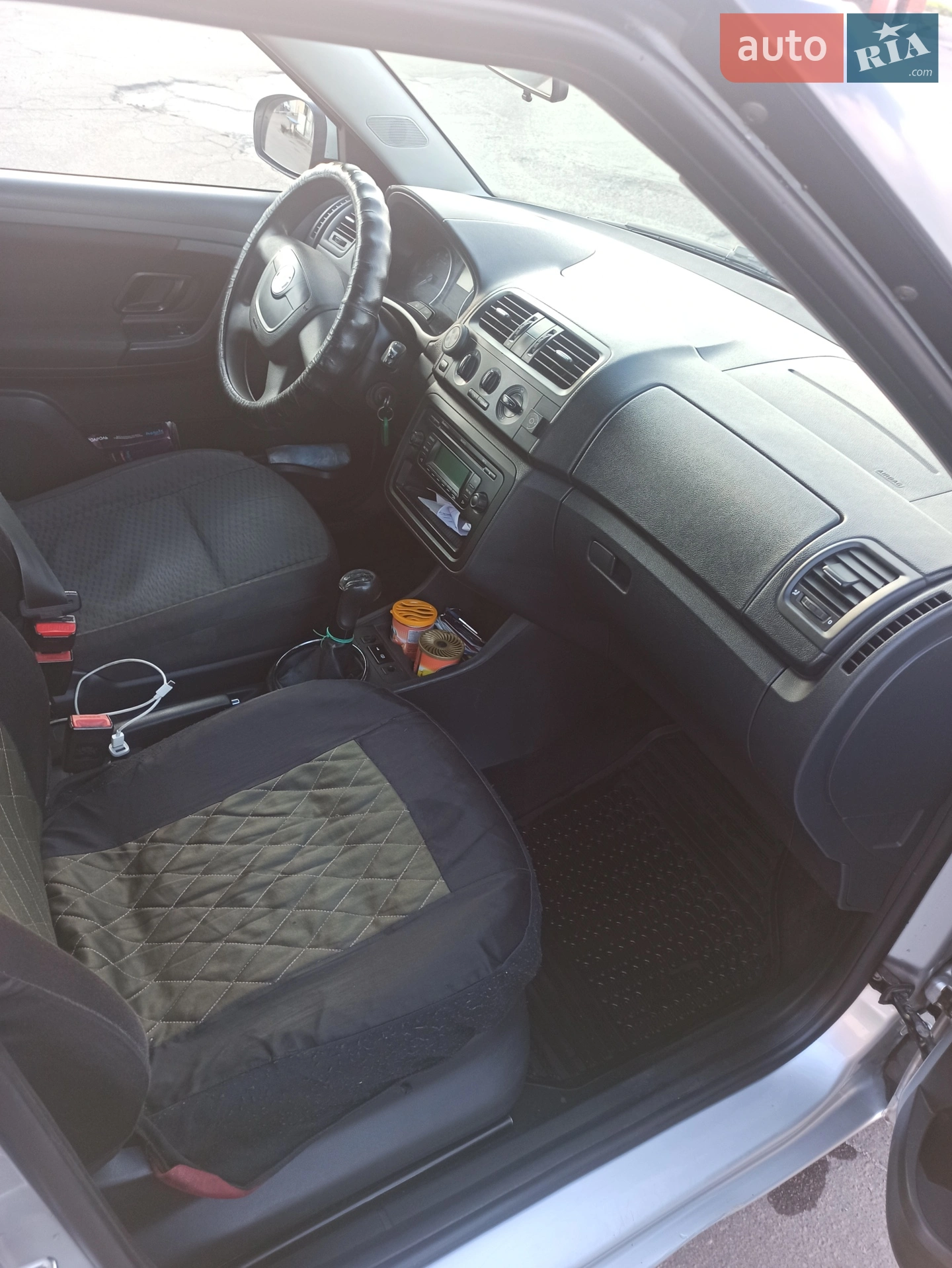 2011 Skoda Fabia - мініатюра 6