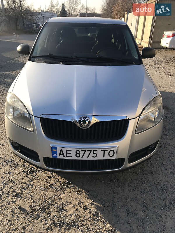 Хэтчбек Skoda Fabia 2008 в Днепре