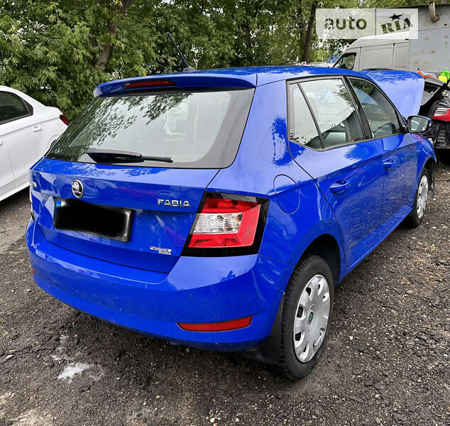 Хэтчбек Skoda Fabia 2019 в 