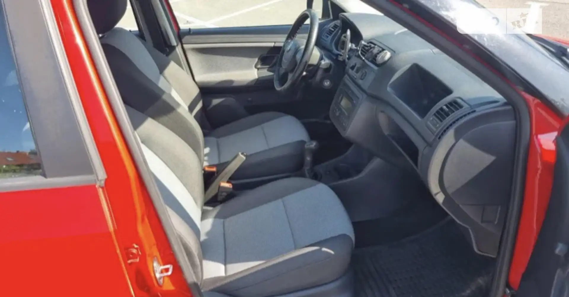 2012 Skoda Fabia - мініатюра 8