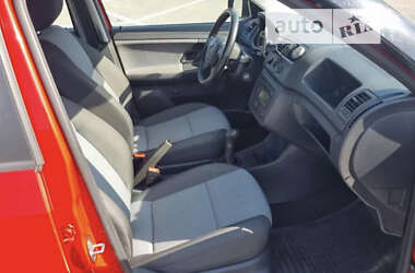 Хетчбек Skoda Fabia 2012 в 