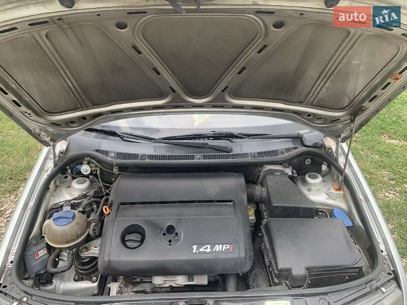 Седан Skoda Fabia 2003 в Бориславе