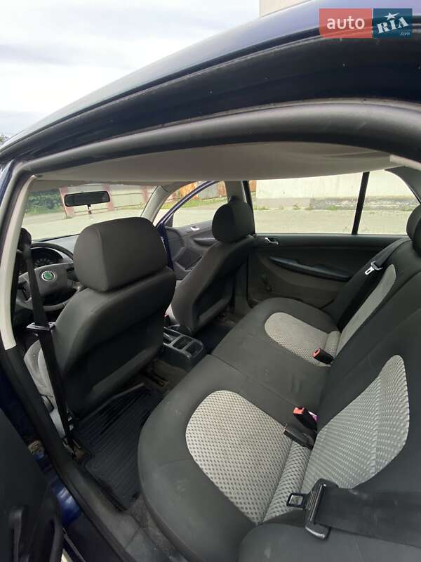 Седан Skoda Fabia 2003 в Хусті фото 8 Седан Skoda Fabia 2003 в Хусті