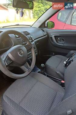 Хэтчбек Skoda Fabia 2014 в 