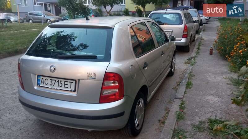 Хетчбек Skoda Fabia 2003 в Луцьку