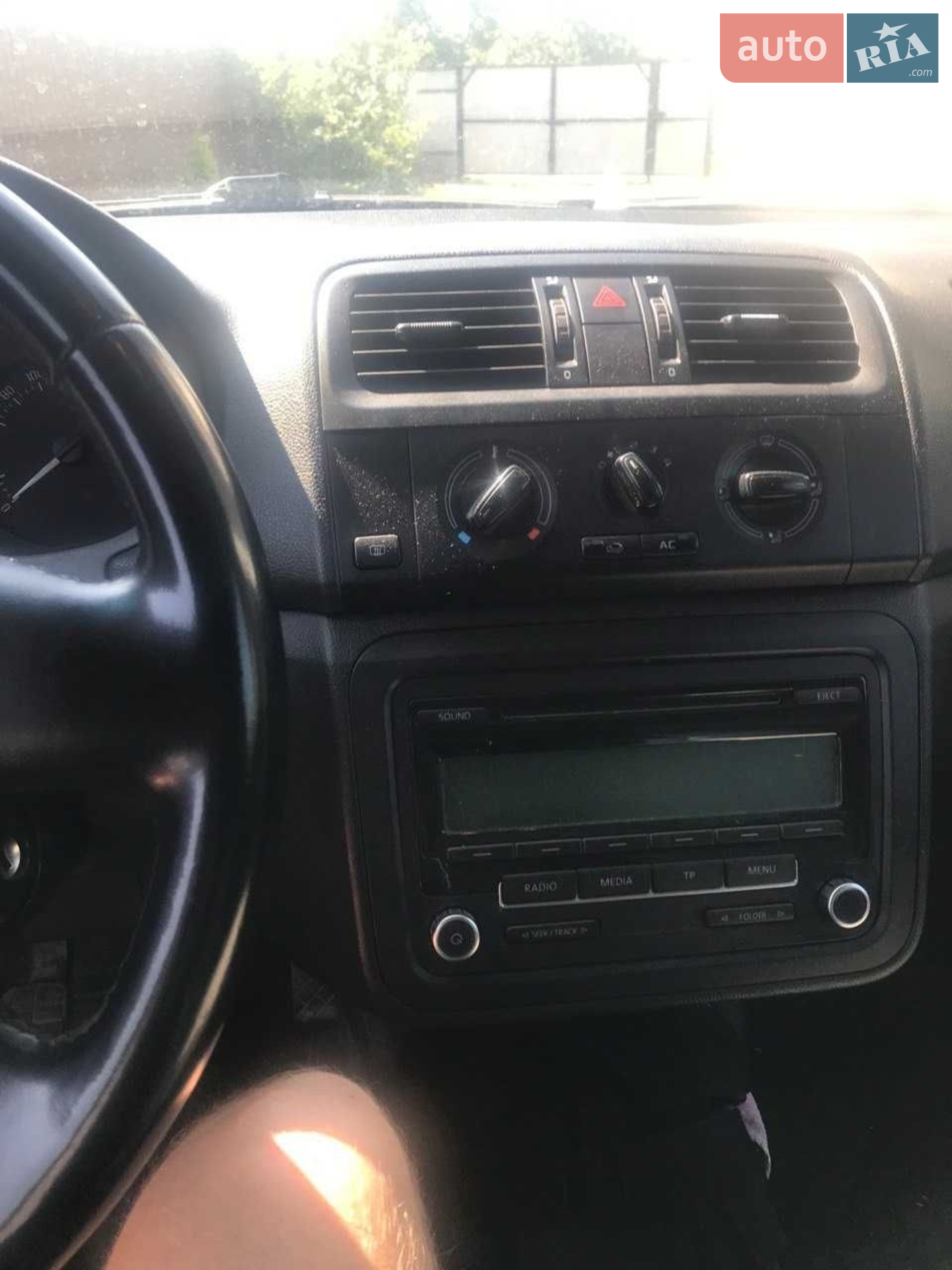 2011 Skoda Fabia - мініатюра 2