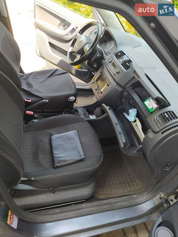 Універсал Skoda Fabia 2011 в Житомирі