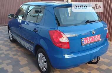 Хэтчбек Skoda Fabia 2010 в 
