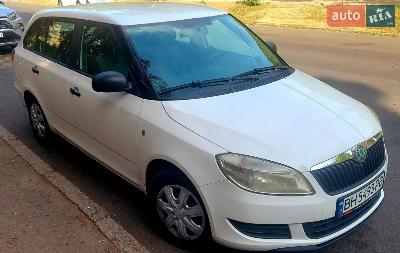 2011 Skoda Fabia - мініатюра 15