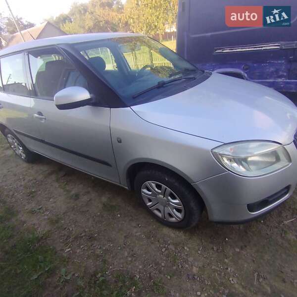 Хэтчбек Skoda Fabia 2007 в Львове