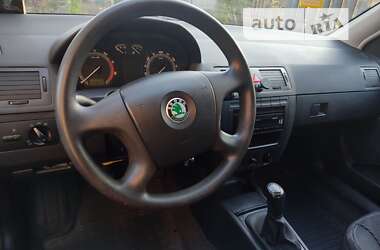 Хетчбек Skoda Fabia 2006 в 