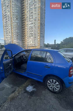 Хэтчбек Skoda Fabia 2002 в 