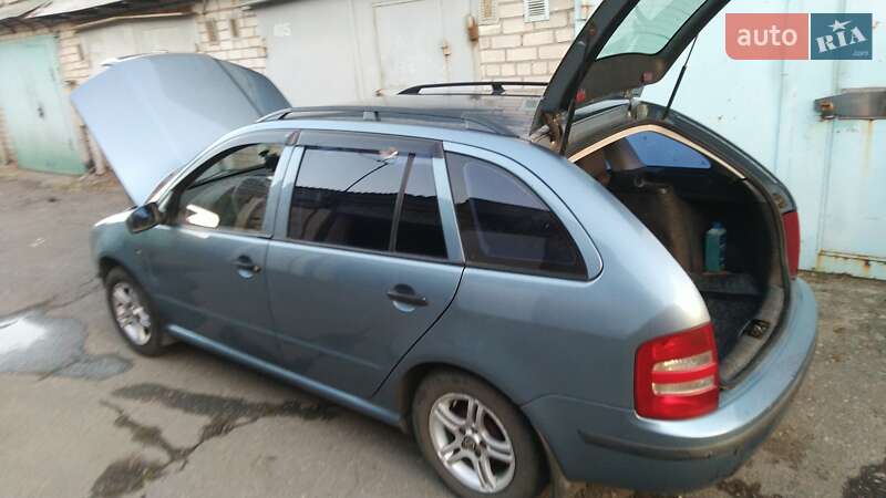 Універсал Skoda Fabia 2002 в Миколаєві
