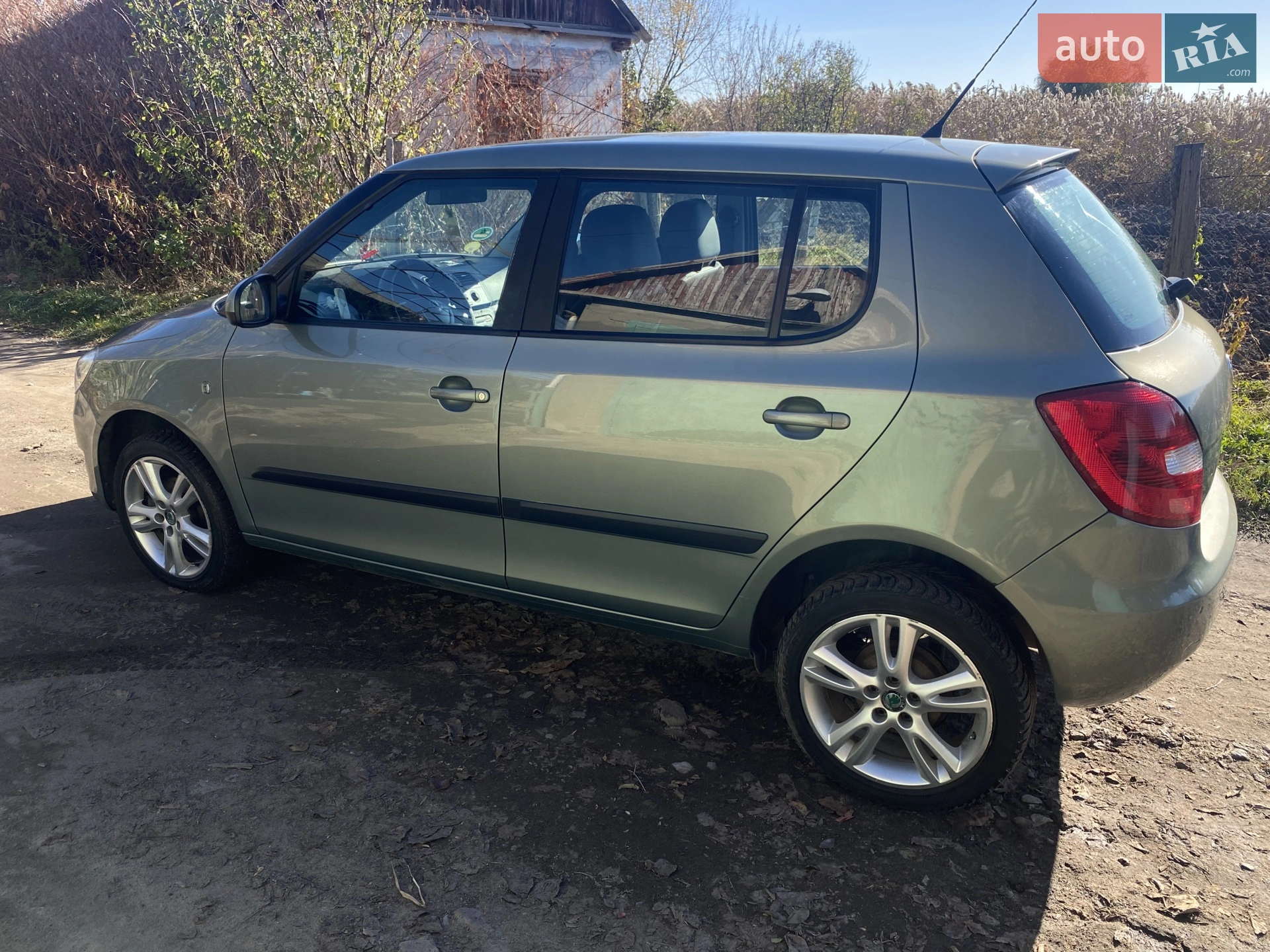 2010 Skoda Fabia - мініатюра 3