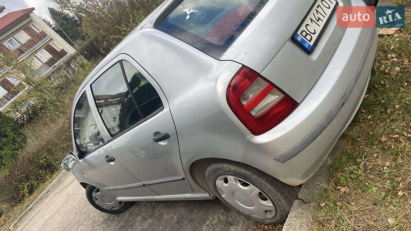 Хетчбек Skoda Fabia 2002 в Дрогобичі