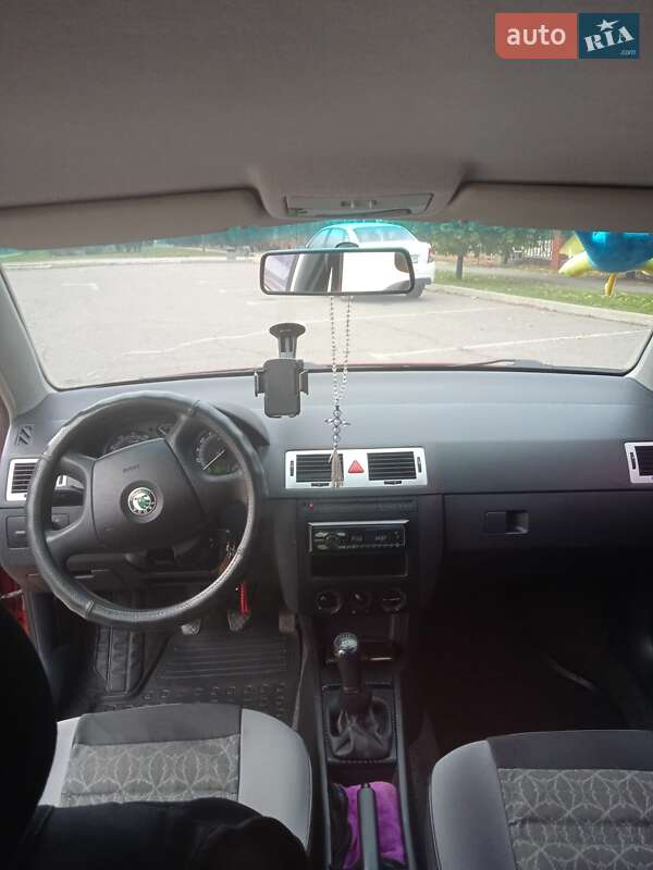 Хэтчбек Skoda Fabia 2006 в Кривом Роге