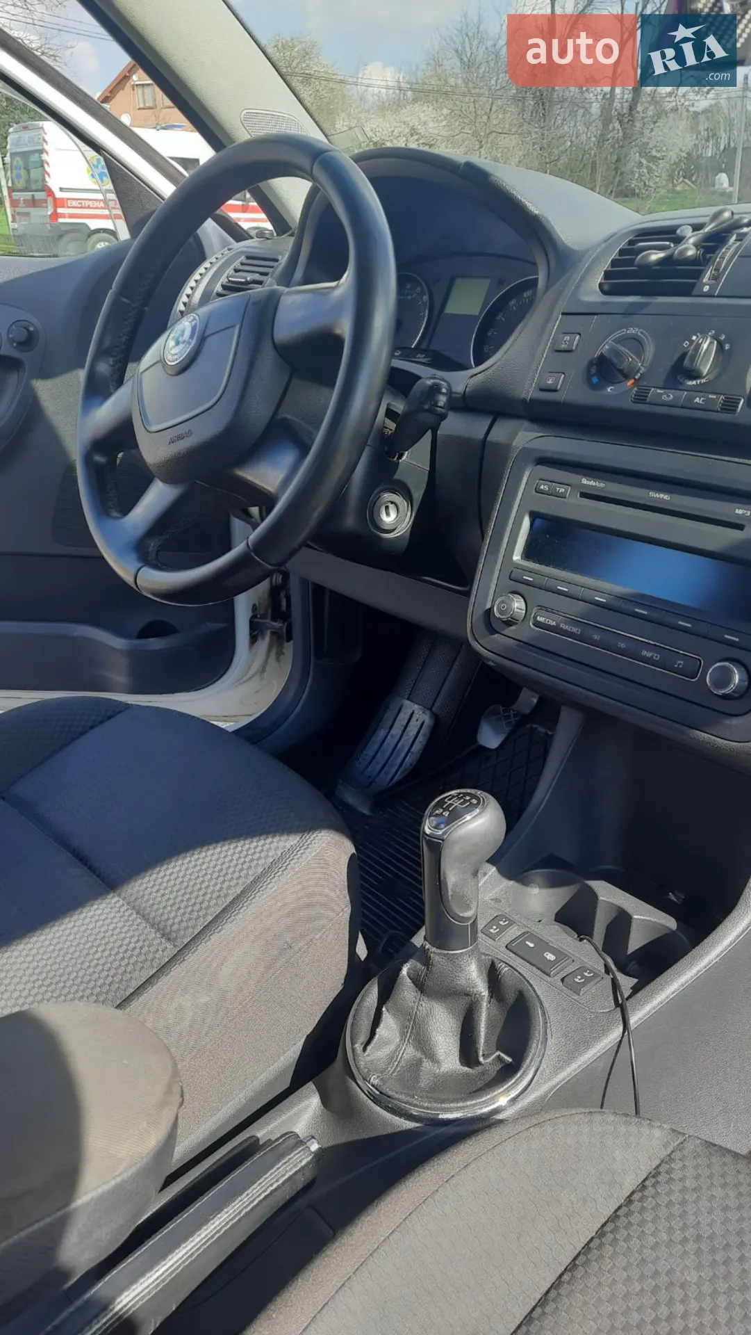 2010 Skoda Fabia - мініатюра 2