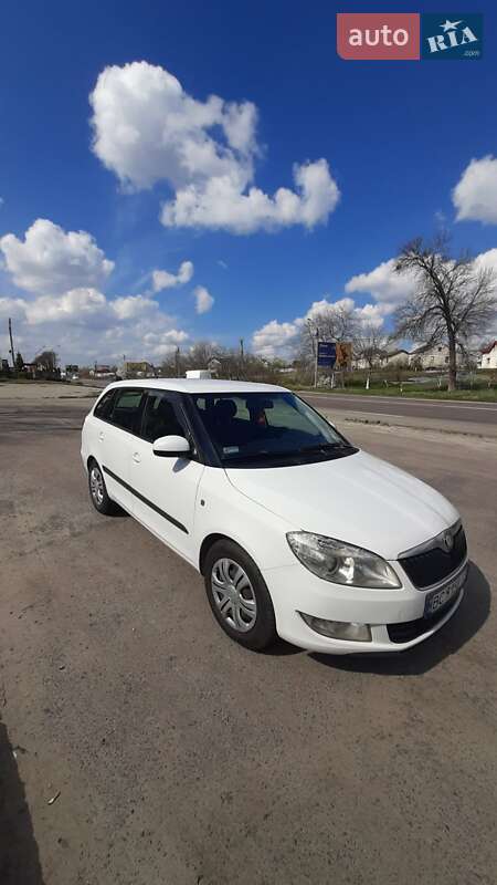 Універсал Skoda Fabia 2010 в Львові