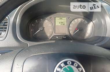 Хэтчбек Skoda Fabia 2012 в 
