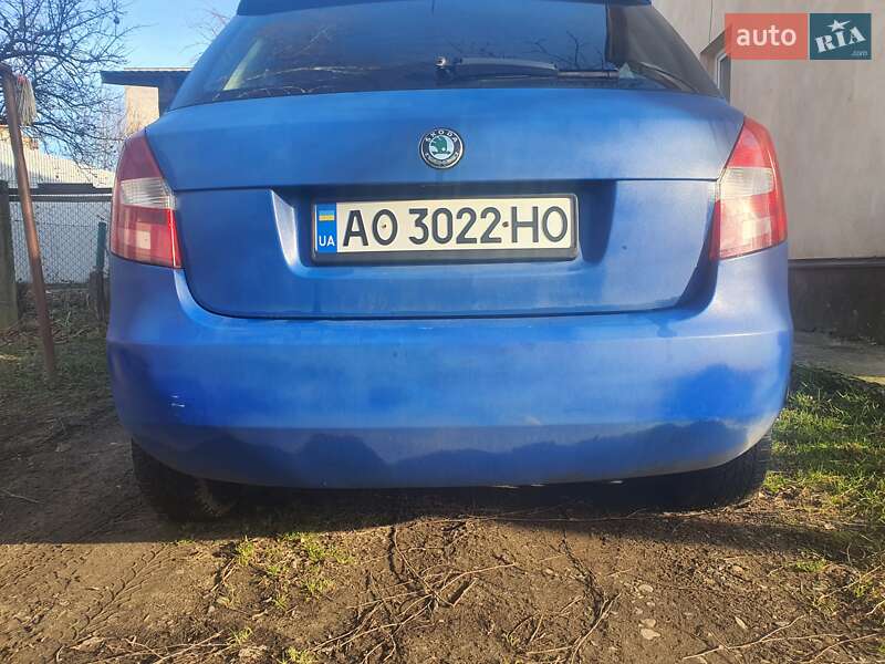 Хэтчбек Skoda Fabia 2010 в Хусте