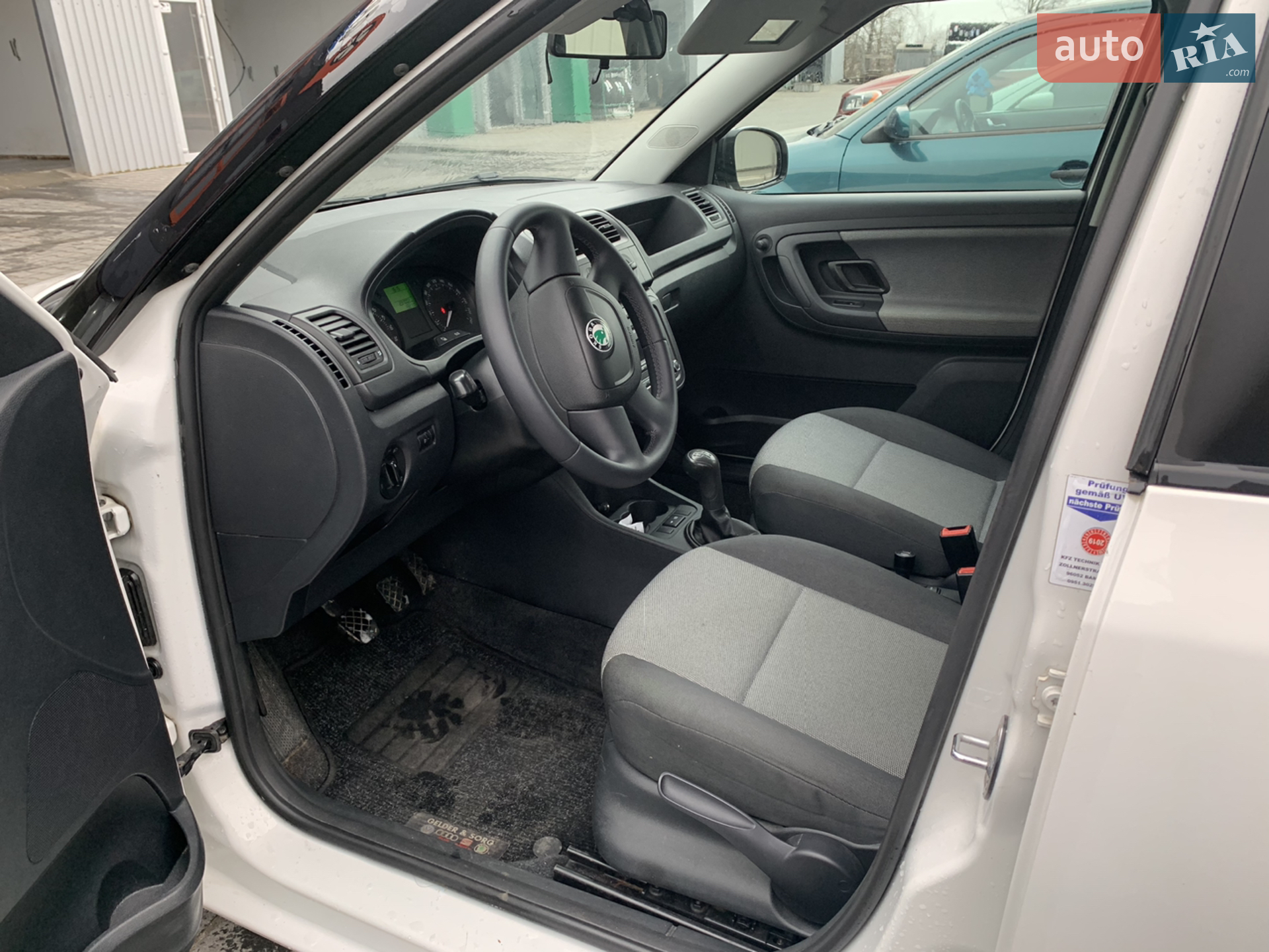 2011 Skoda Fabia - мініатюра 11