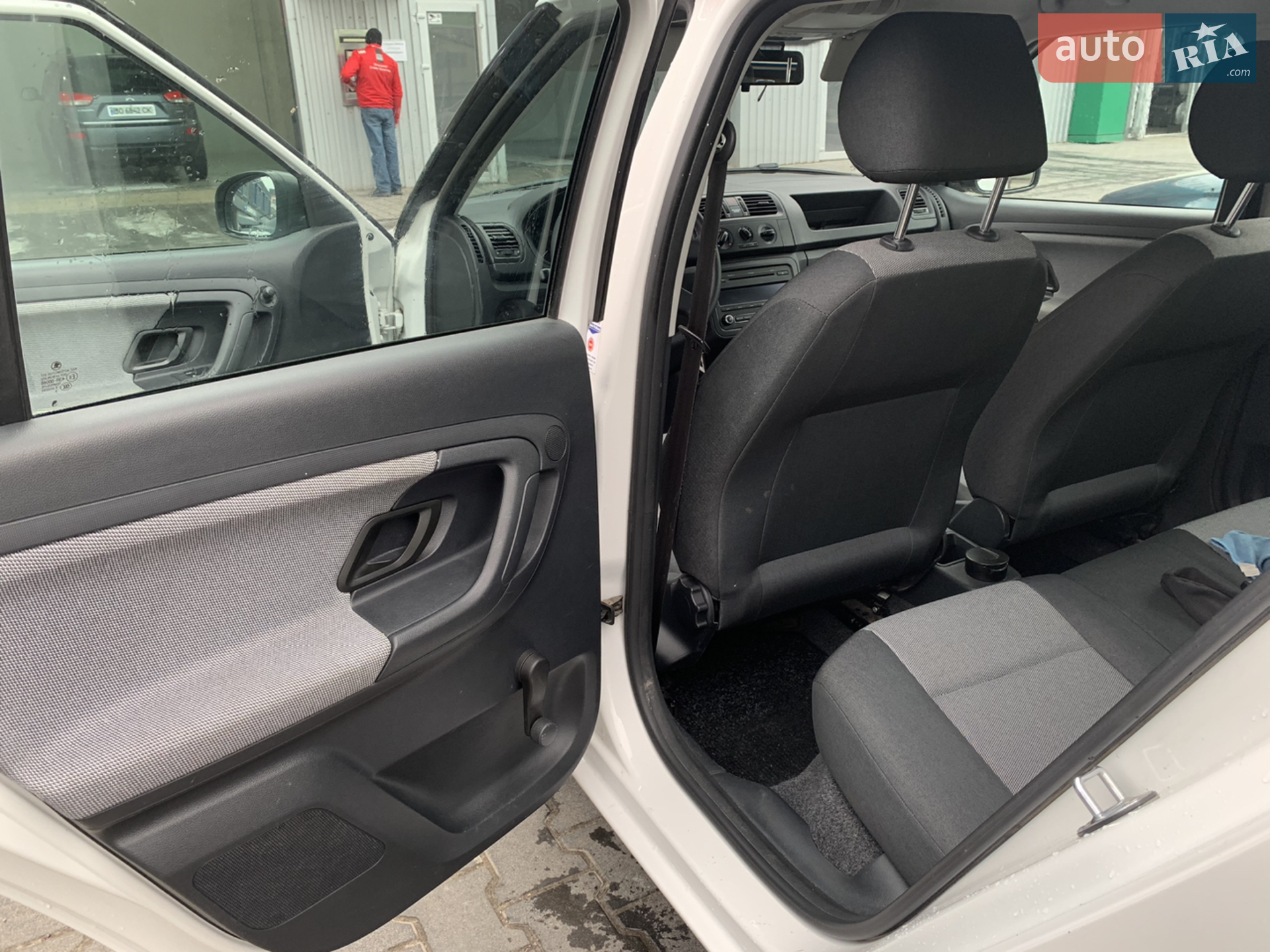 2011 Skoda Fabia - мініатюра 23