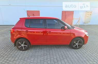 Хэтчбек Skoda Fabia 2010 в Львове