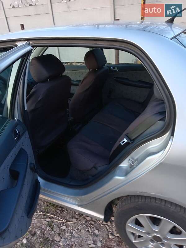 Седан Skoda Fabia 2003 в Коростені