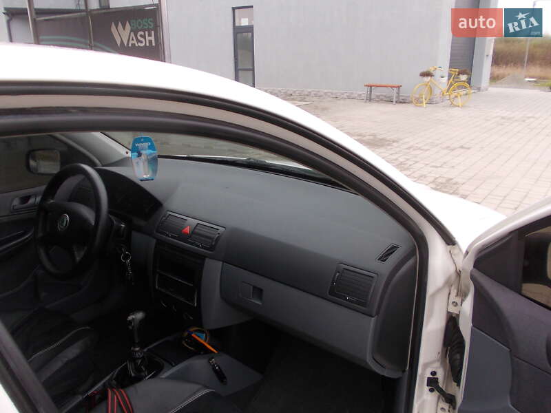 Універсал Skoda Fabia 2002 в Виноградові