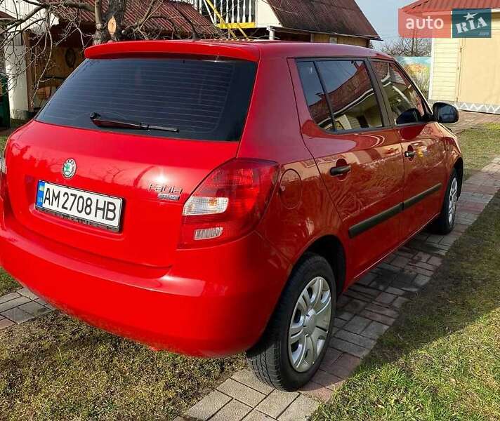 Хэтчбек Skoda Fabia 2009 в Житомире