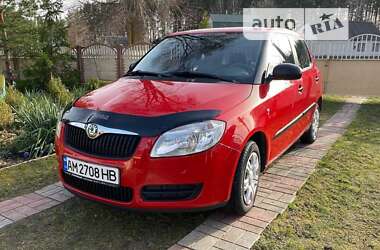 Хэтчбек Skoda Fabia 2009 в Житомире