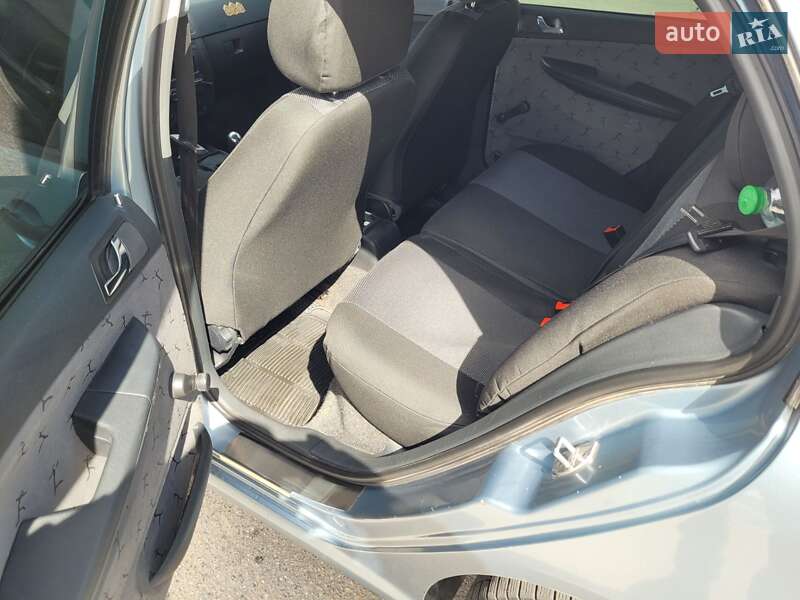 Хетчбек Skoda Fabia 2003 в Запоріжжі